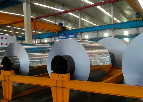 Beli 6061-0 5182 8011 Makanan Aluminium Foil Coil Paper 11 12 30 35 38 Micron Jumbo Roll online manufacture