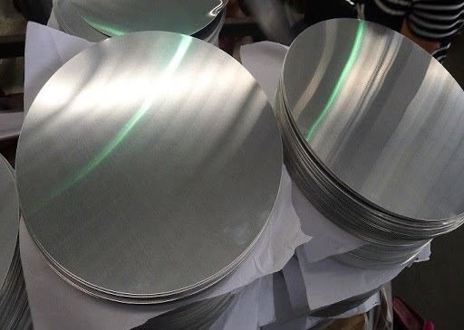 Grade 1235 Food Aluminium Circle Plate Cold Formed Silver Catering Tray
